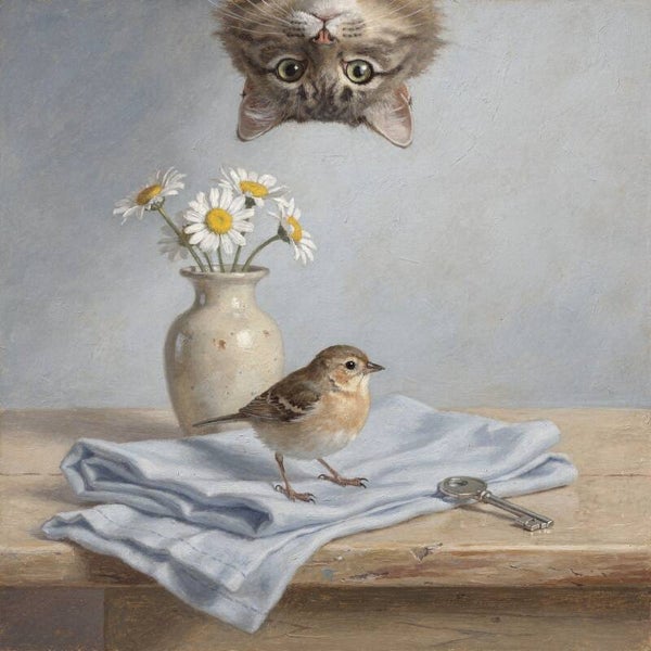 Sleutel tot de stilte – landelijk schilderij met vogeltje, kat en madeliefjes