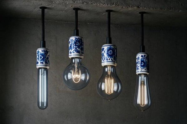 Stadse Sfeer – Delfts blauw industriële lamp wanddecoratie