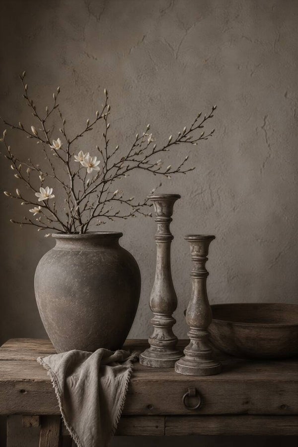 Stille Harmonie – sober wonen schilderij magnolia vaas kandelaars