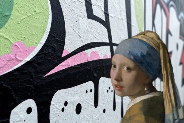 Streetart Vermeer – Meisje met de Parel als Moderne Wanddecoratie