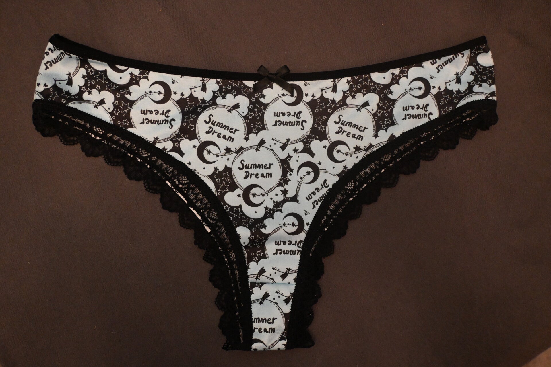 Neue Lieferung - Tanga getragen