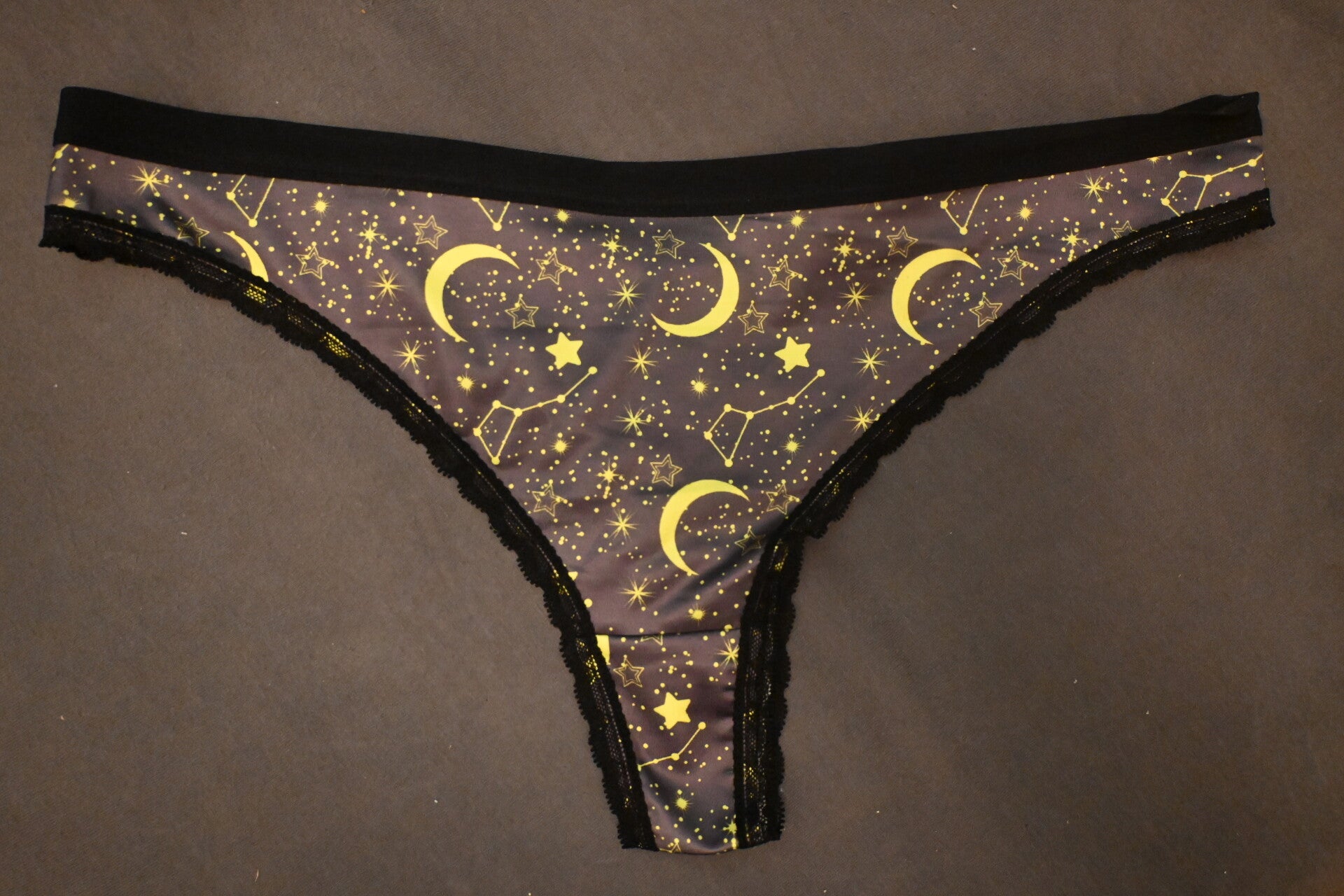 Neue Lieferung - Tanga getragen