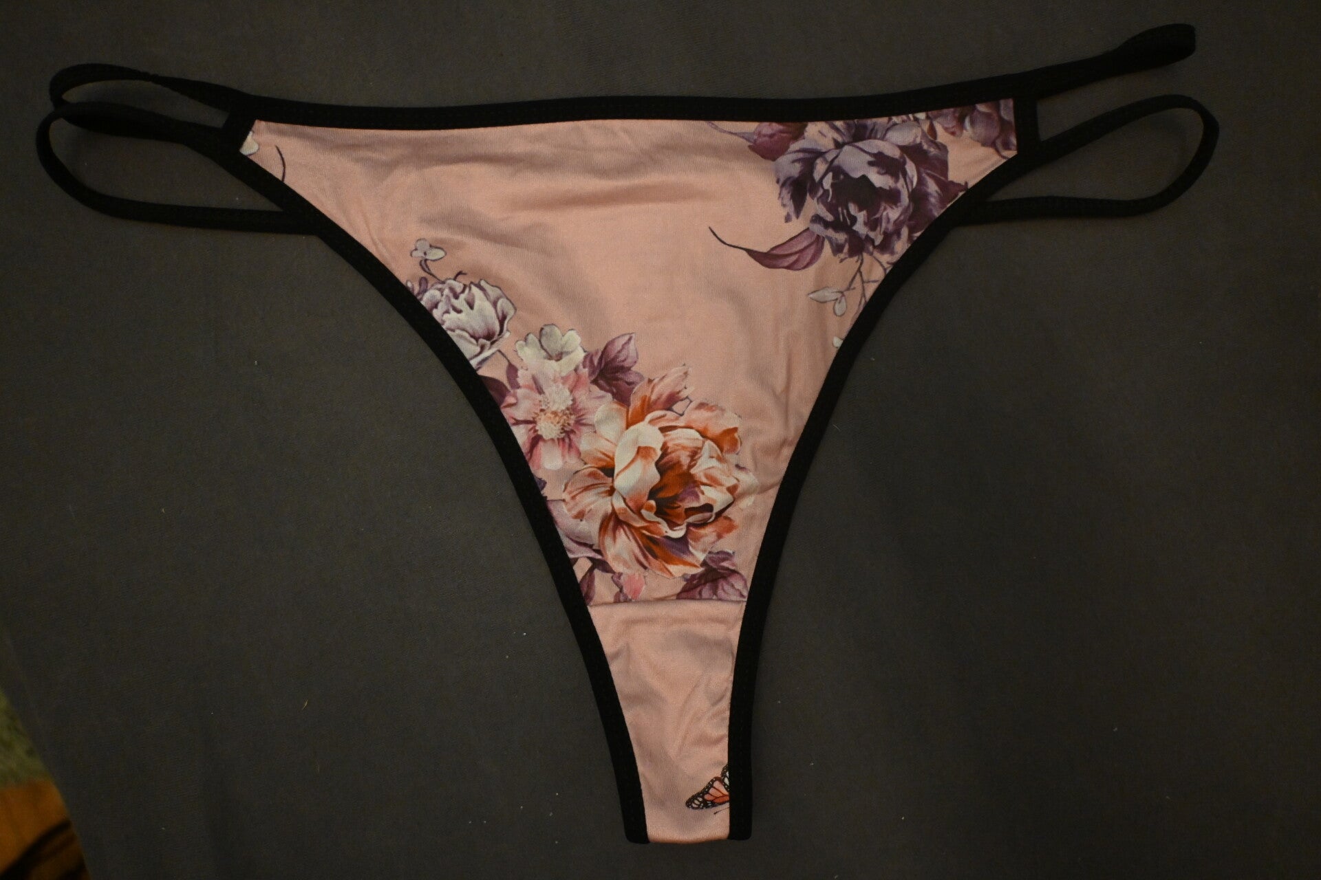 Neue Lieferung - Tanga getragen