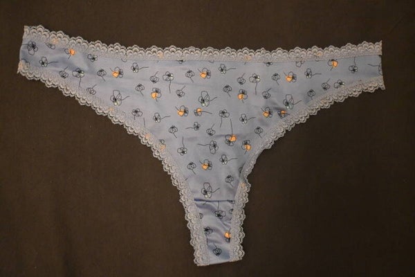 Neue Lieferung - Tanga getragen