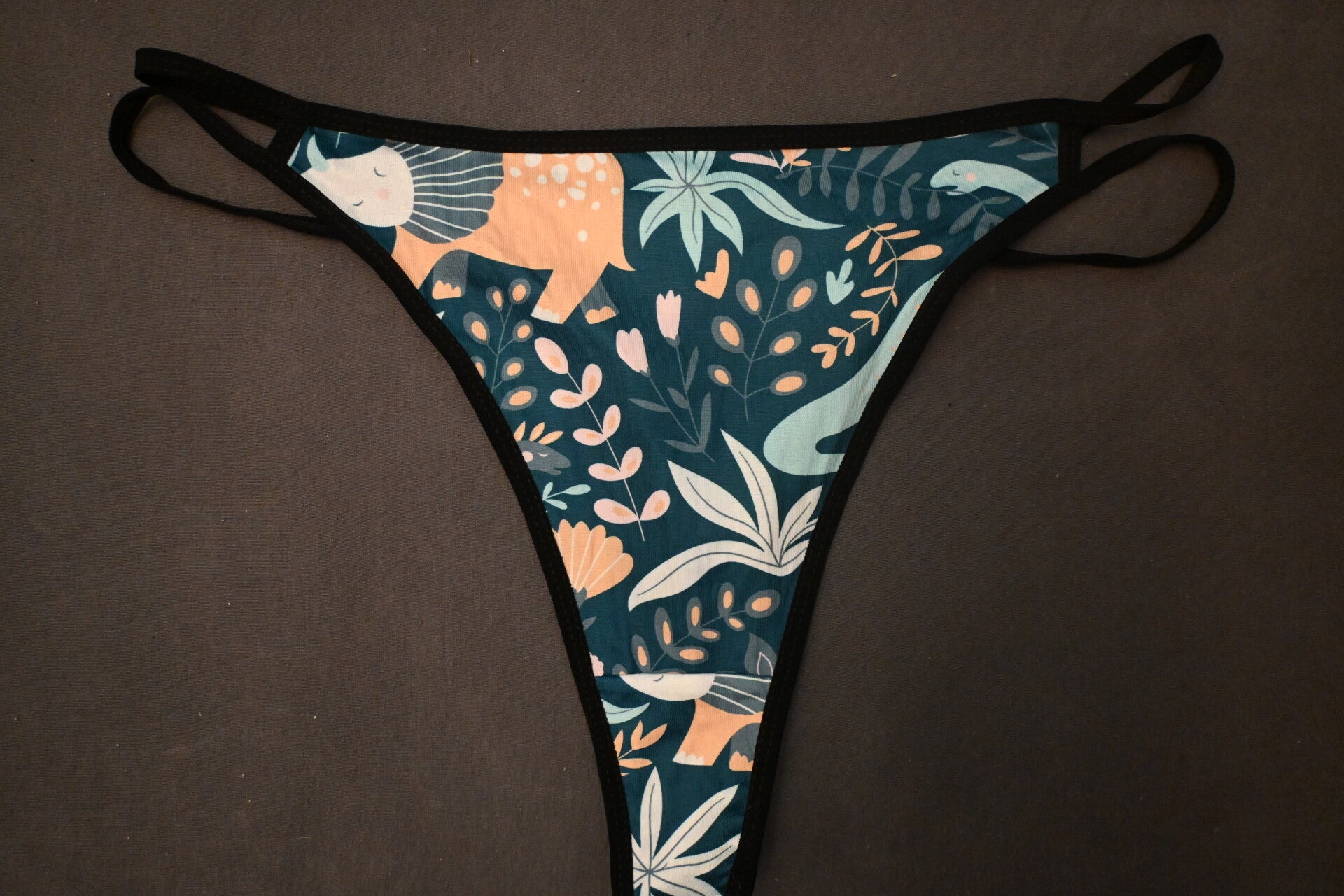 Neue Lieferung - Tanga getragen