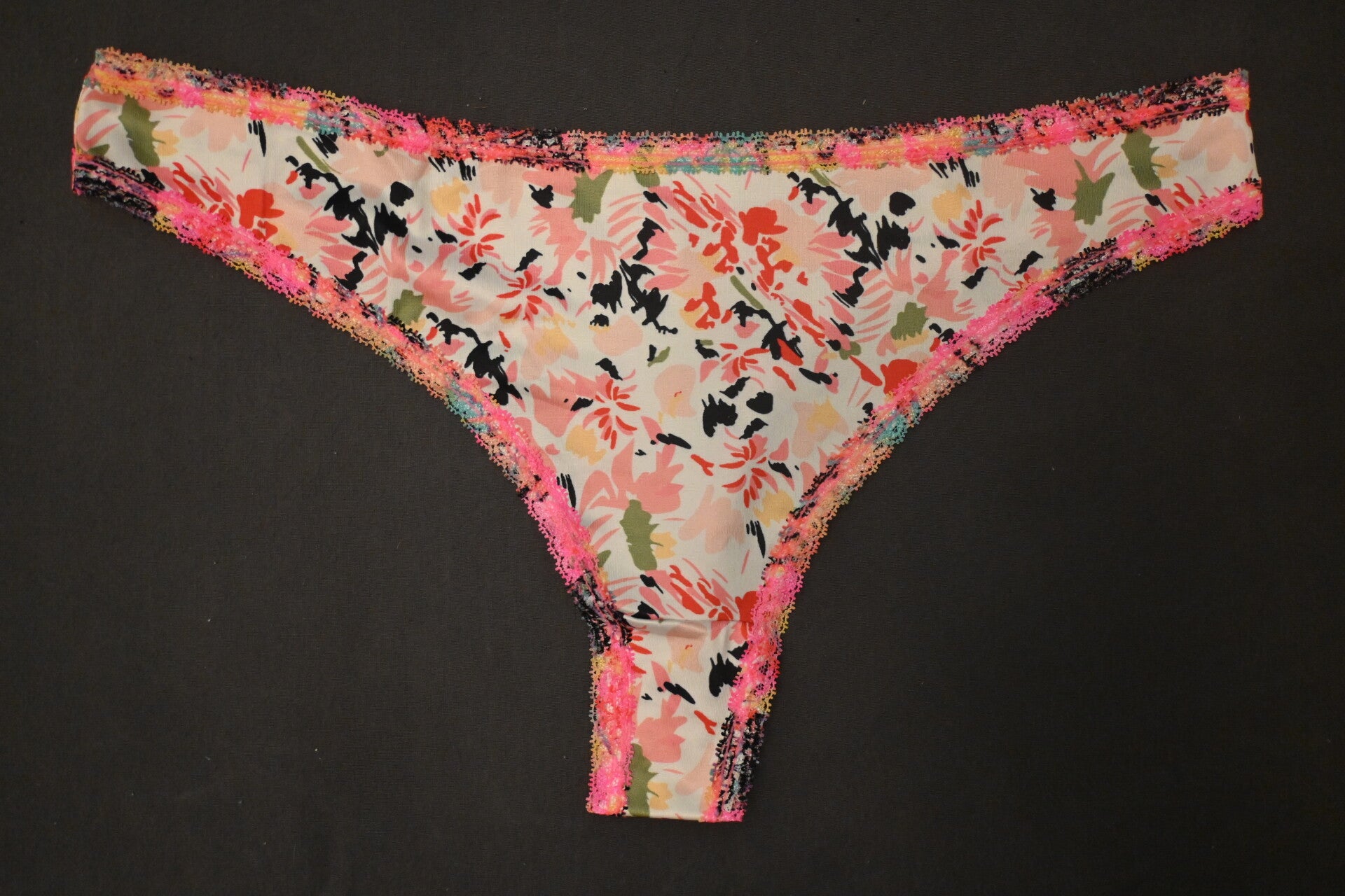 Neue Lieferung - Tanga getragen