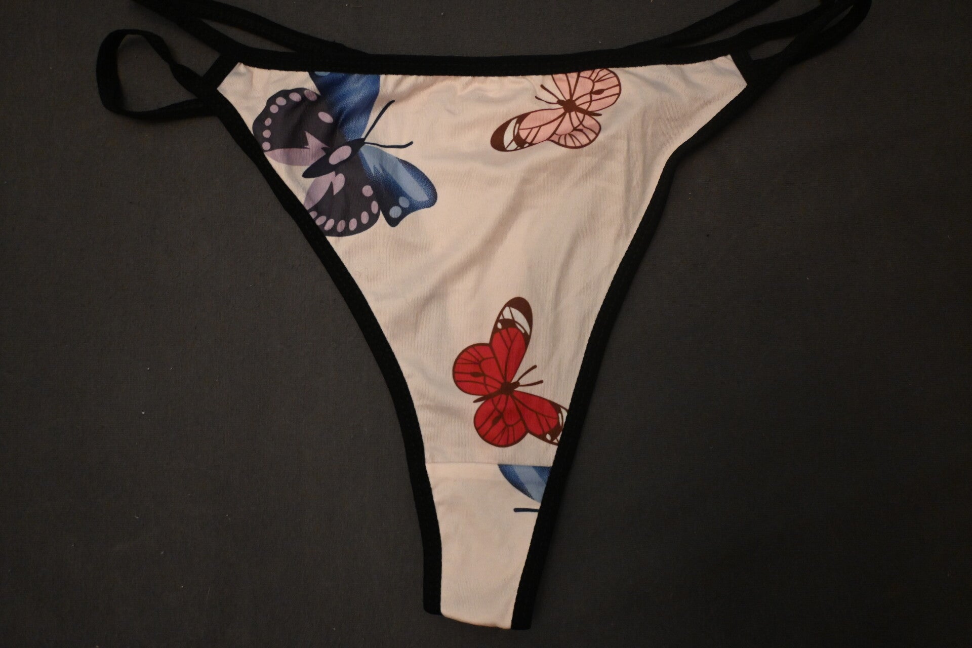 Neue Lieferung - Tanga getragen