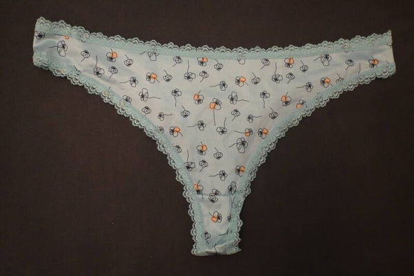 Neue Lieferung - Tanga getragen