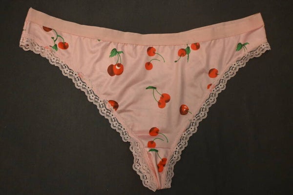 Neue Lieferung - Tanga getragen