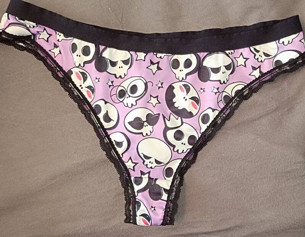 Halloween Tanga getragen Pinker Pink Skull