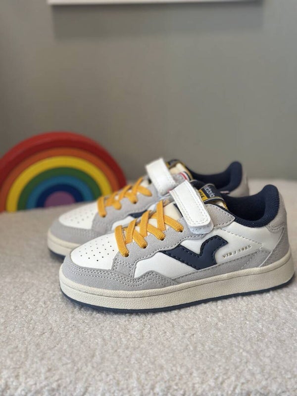 Sneakers sport "VICTORIA"