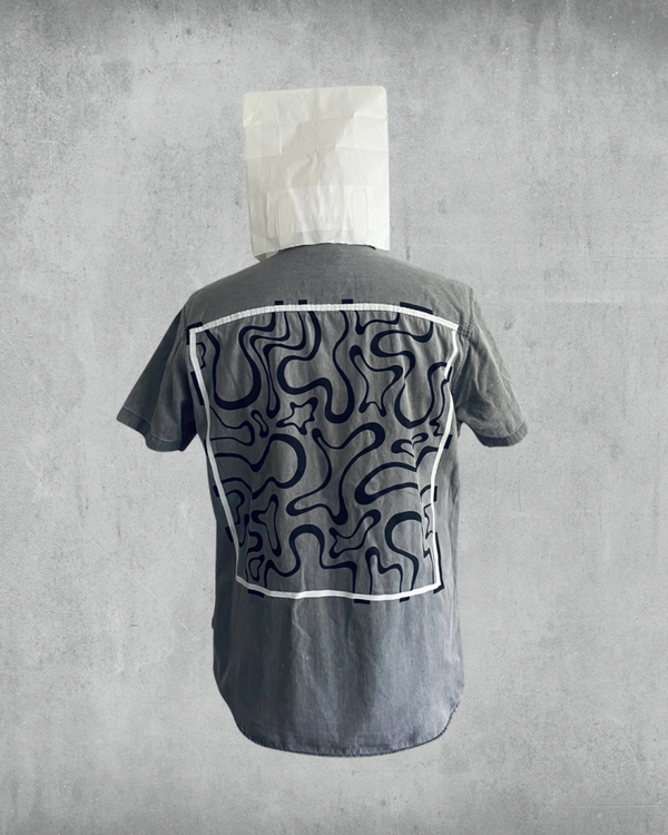 GREY SHORT SLEEVE BUTTON UP - SIZE M