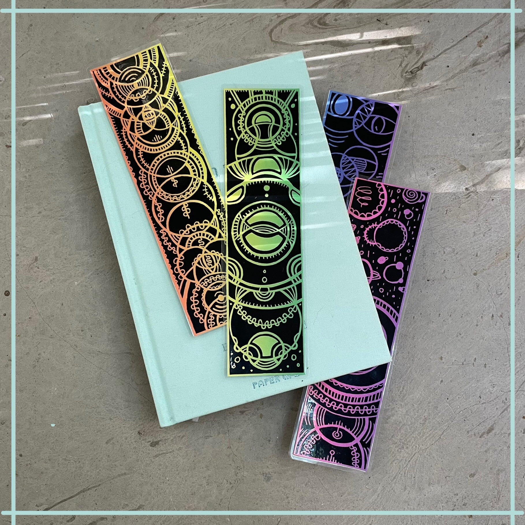 BOEKENLEGGER - CIRCLE ART