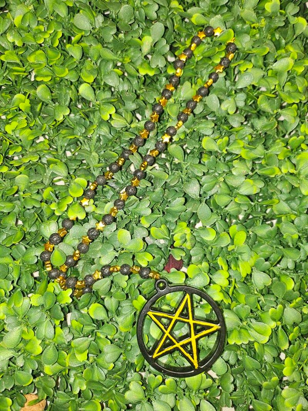 Chapelet Satanique – Pierre de Lave & Perles Dorées