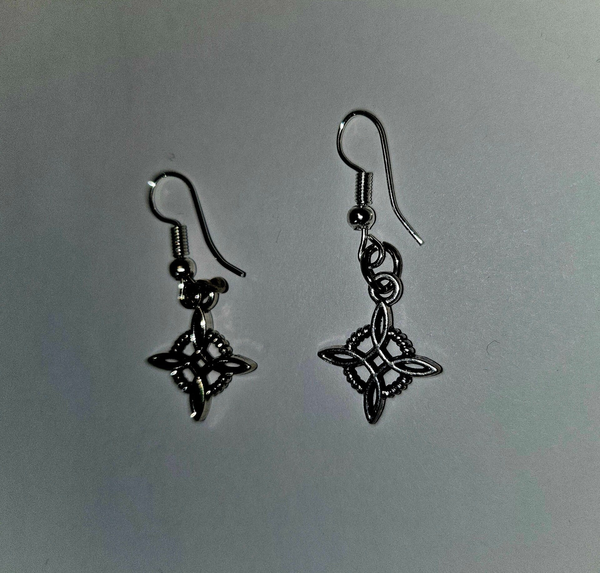Boucles d’oreilles nœud de sorcière