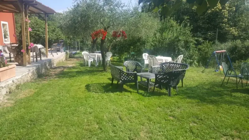 sapazio all'aperto alla trattoria la pineta