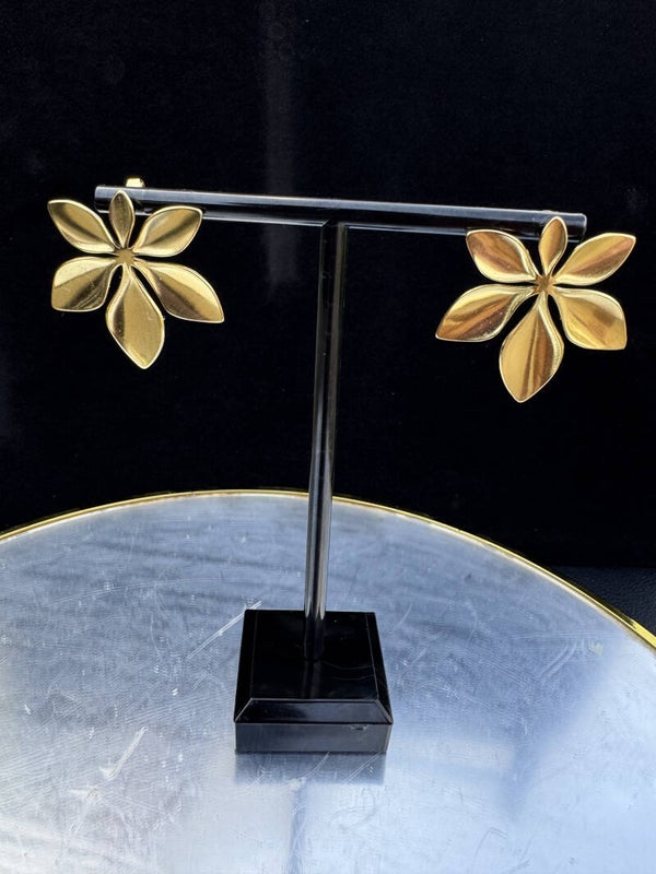 EARRINGS : PETALS Gold Plated