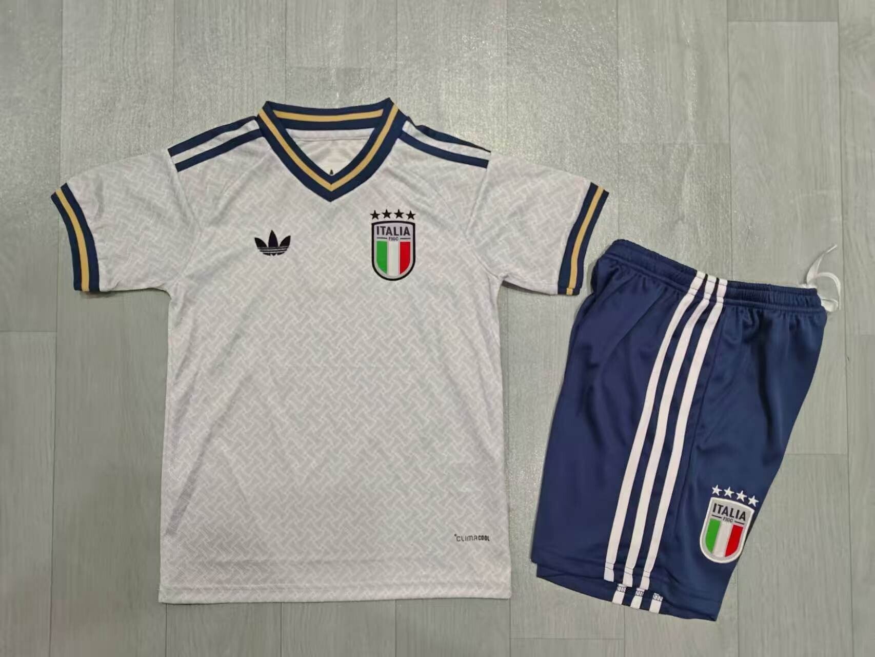 Italia kids / Visitante