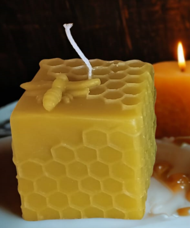 Kleine Vierkantkerze Wabe/Biene