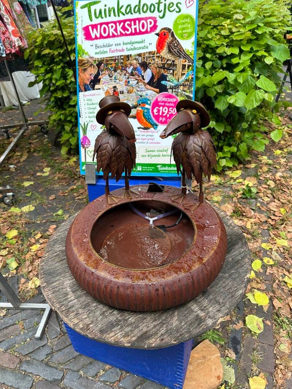 Fontein met 2 vogels