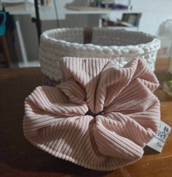 K121. Cord Scrunchie Rosa