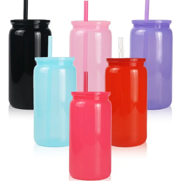 8. Kunststoff Becher