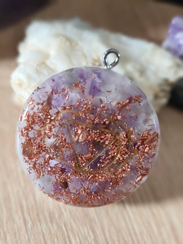 Crown Chakra orgone pendant