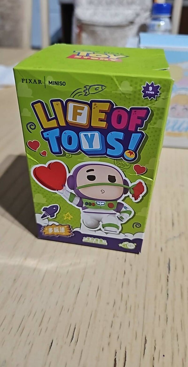 J-figurine de collection toy