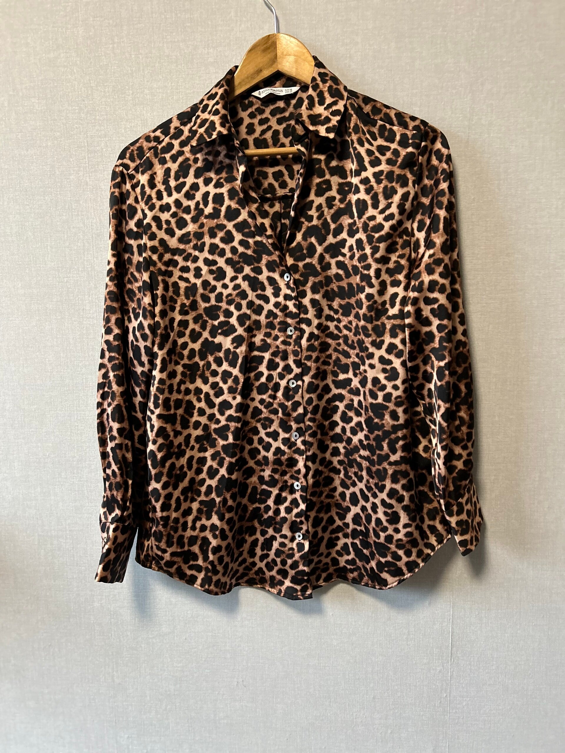 Stradivarius panterprint blouse