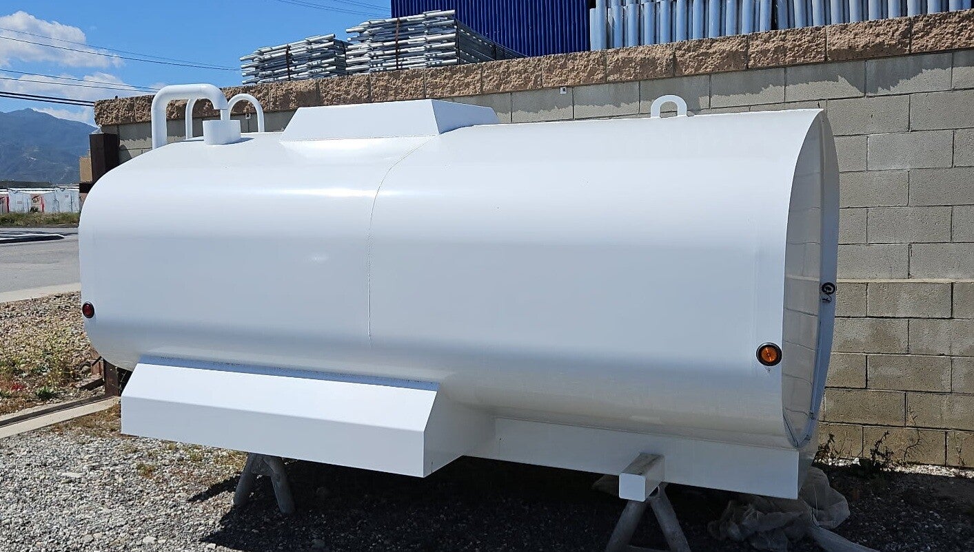 2000 GALLON  COMPLETE WATER TANK
