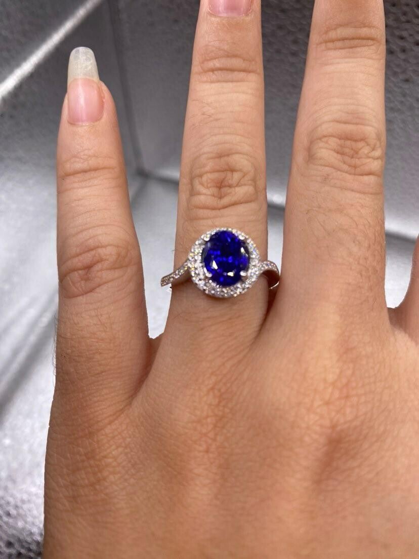 Blue Sapphire gold ring with diamonds