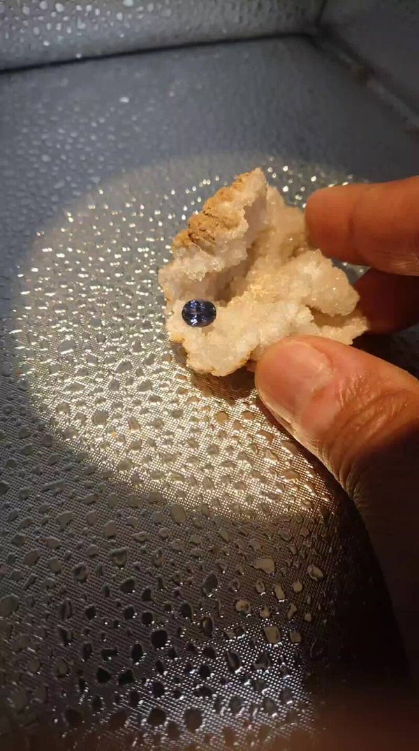 Violet Spinel 0.8 cts