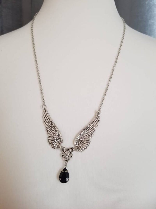 Collier ailes goutte noire