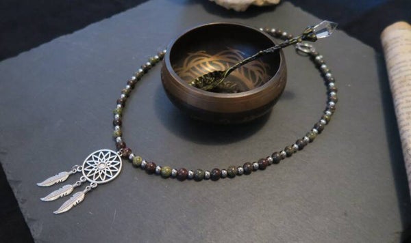 Collier attrape rêve jaspe sang de dragon
