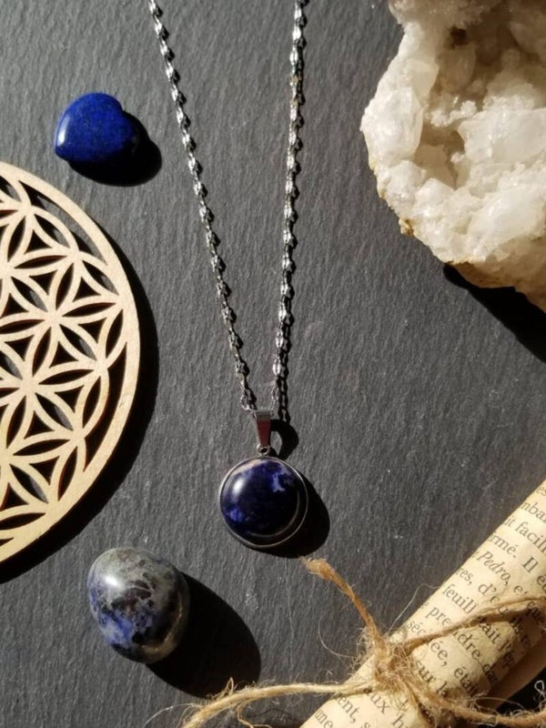 Collier cabochon sodalite