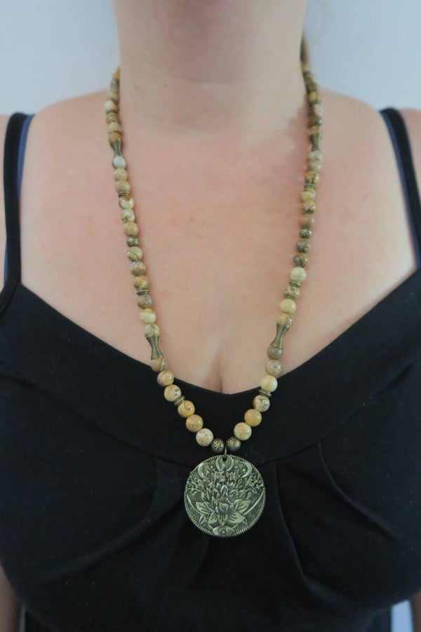 Collier fleur de lotus jaspe paysage