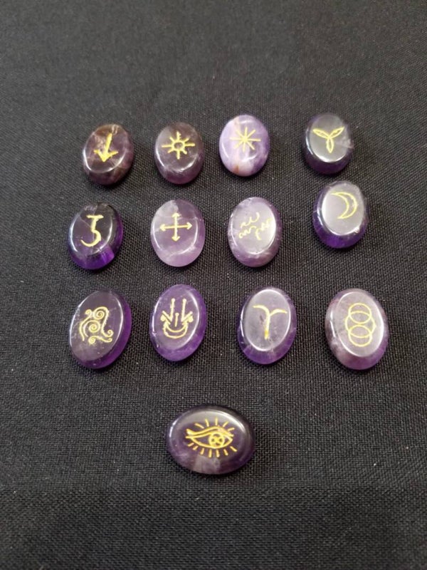Runes de sorcière en améthyste