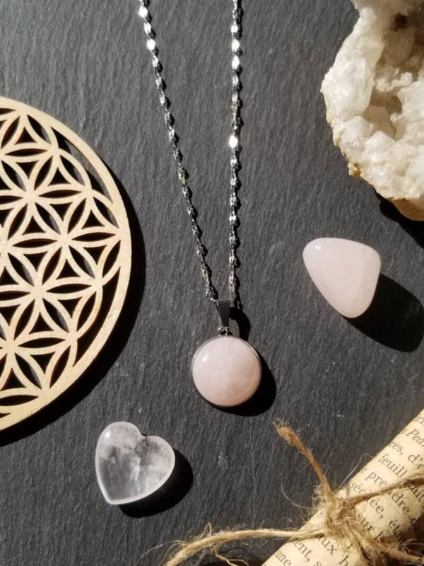 Collier cabochon quartz rose