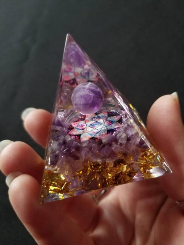 Orgonite sphère d'améthyste