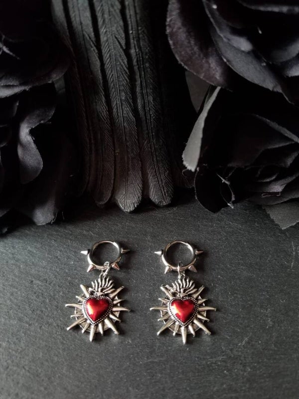 Créoles à pics cœur rouge