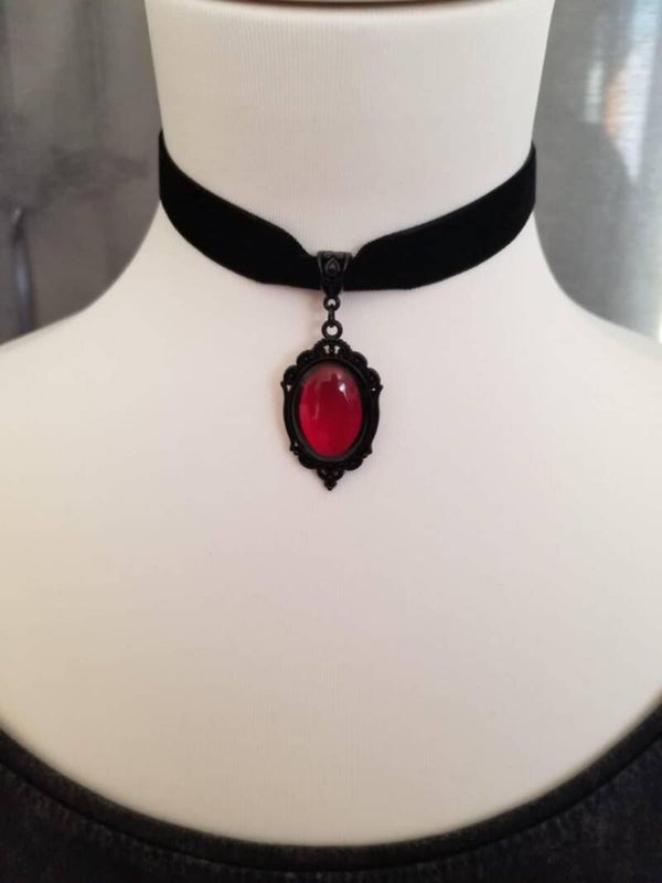 Ras de cou velours rouge