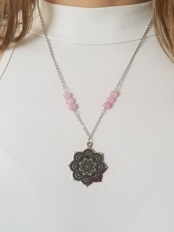 Collier fin Mandala quartz rose