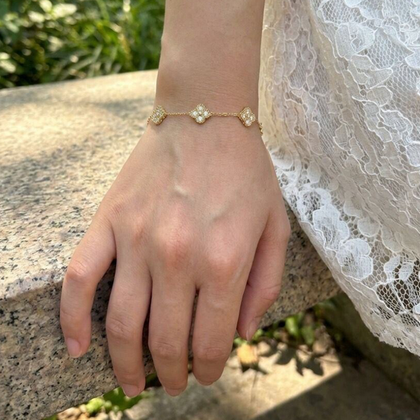 Stylish gold bracelet