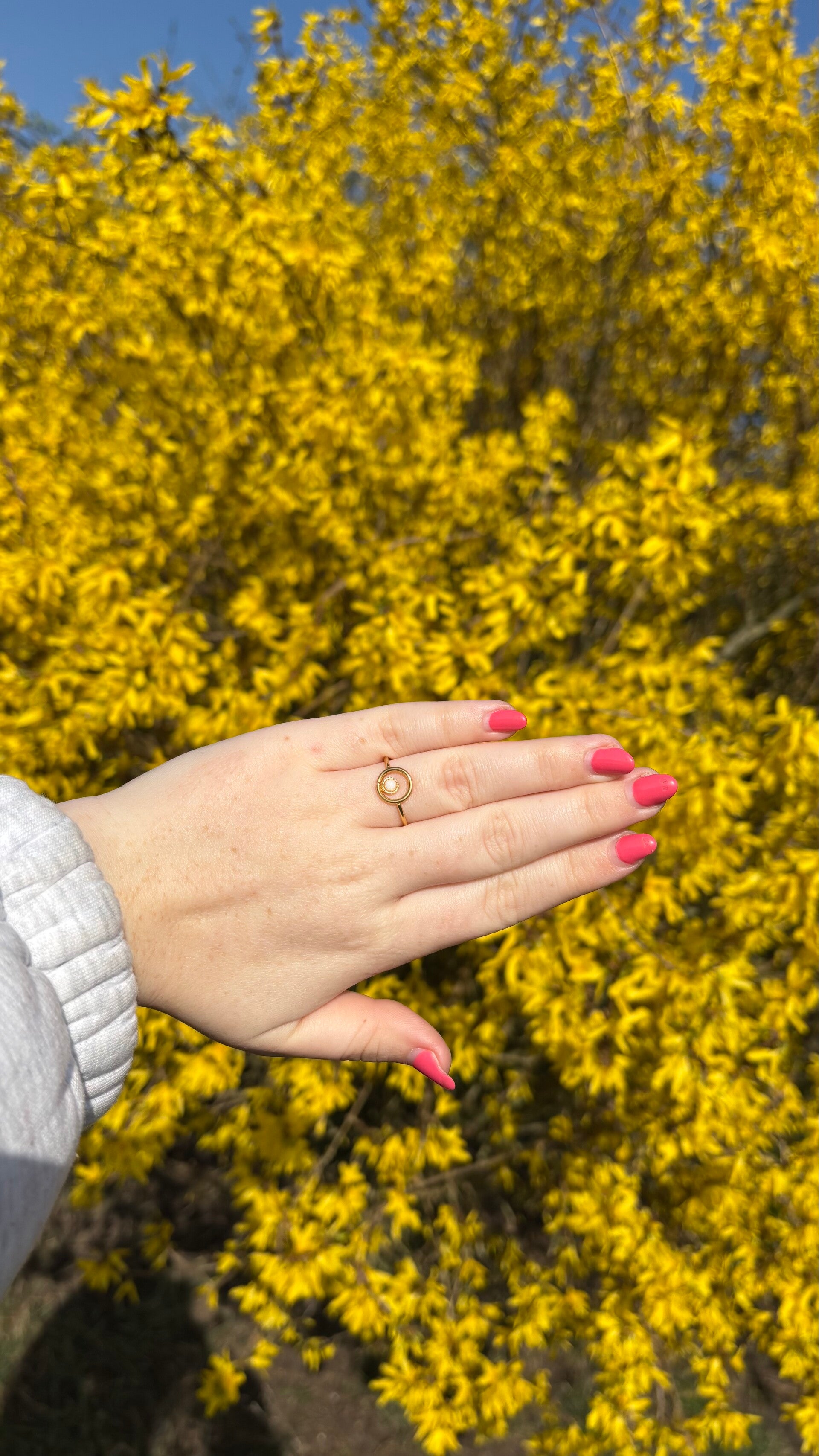 Golden circle dot ring