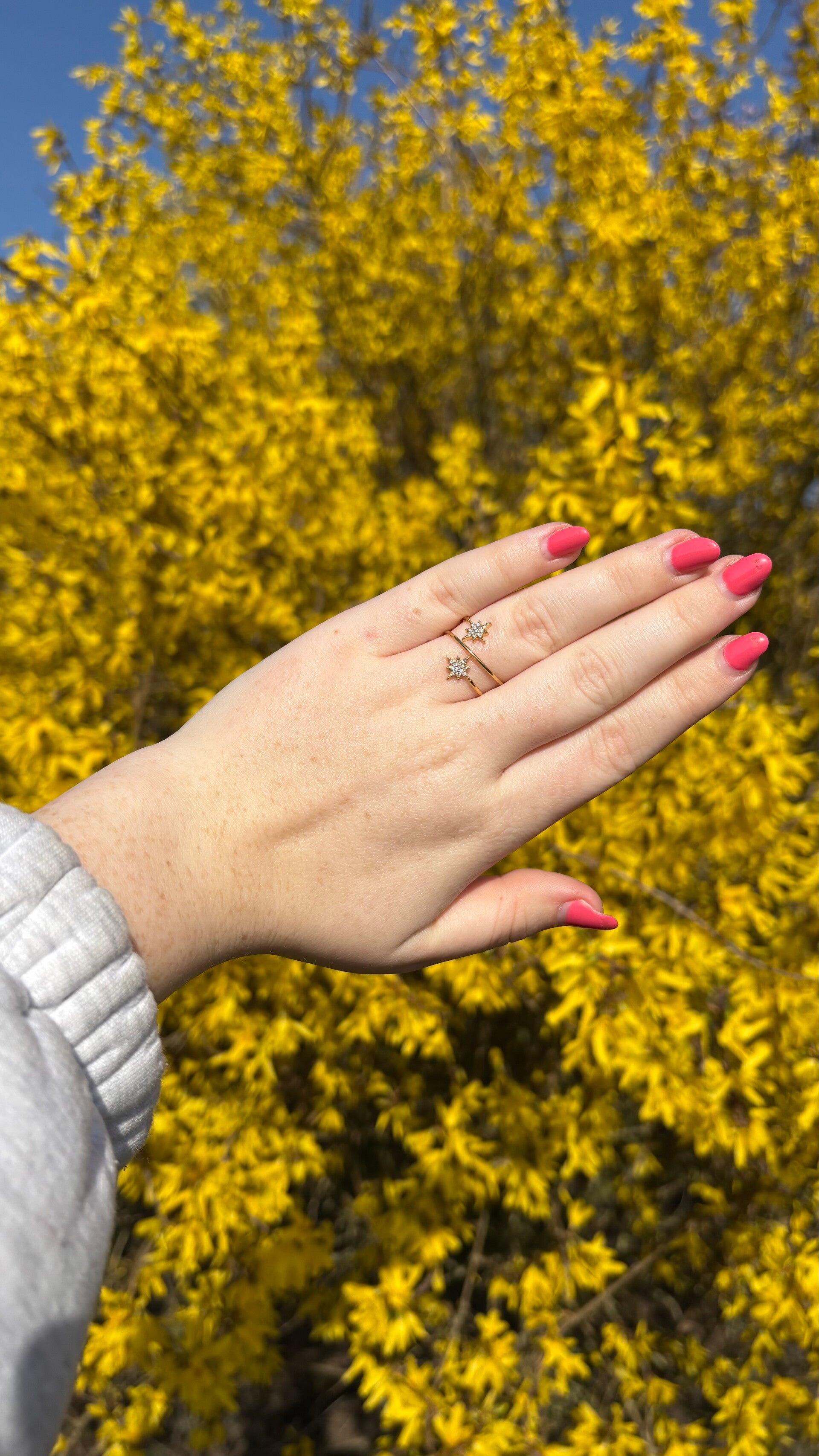Golden snowflake ring
