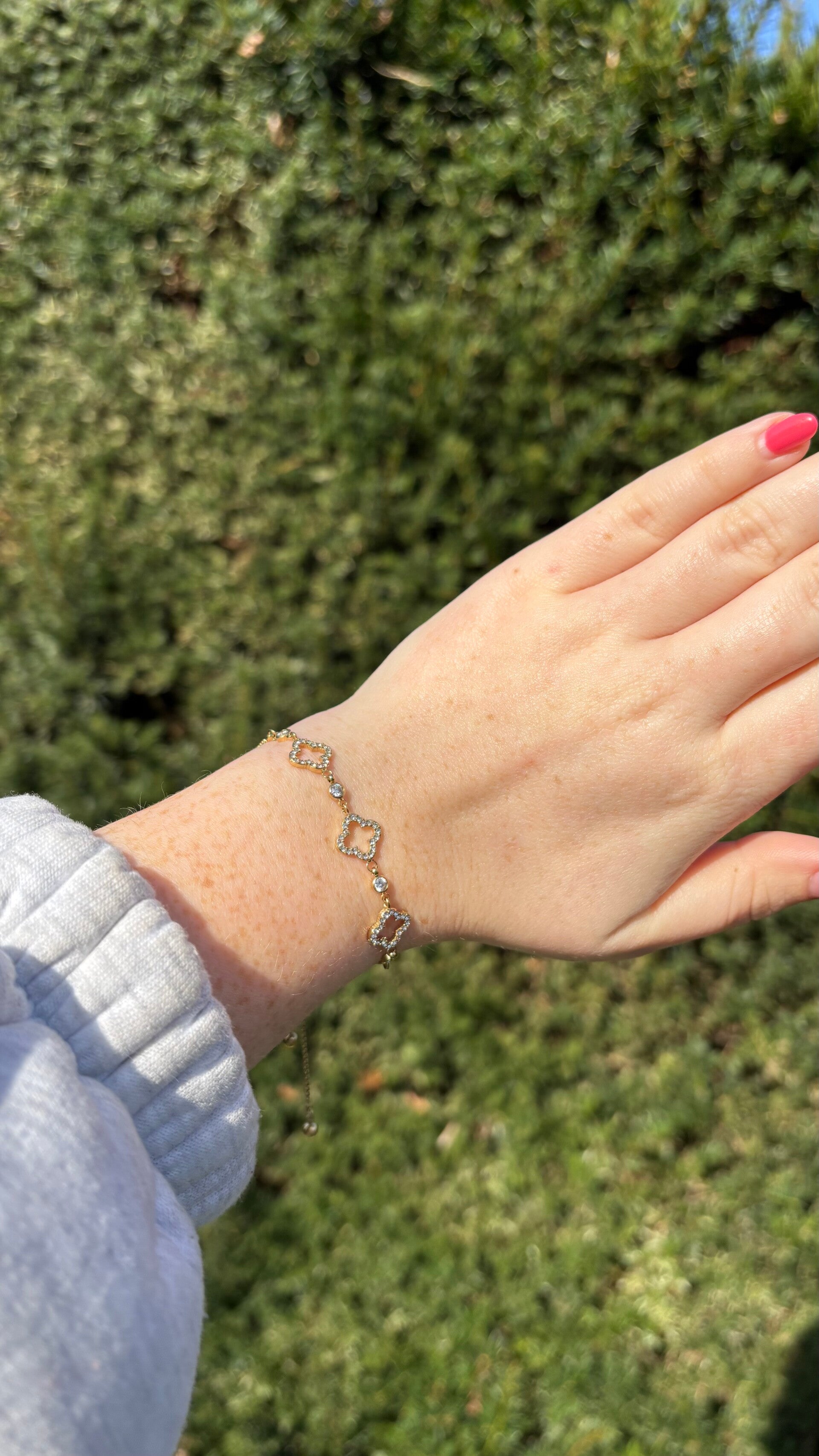 Golden clover bracelet