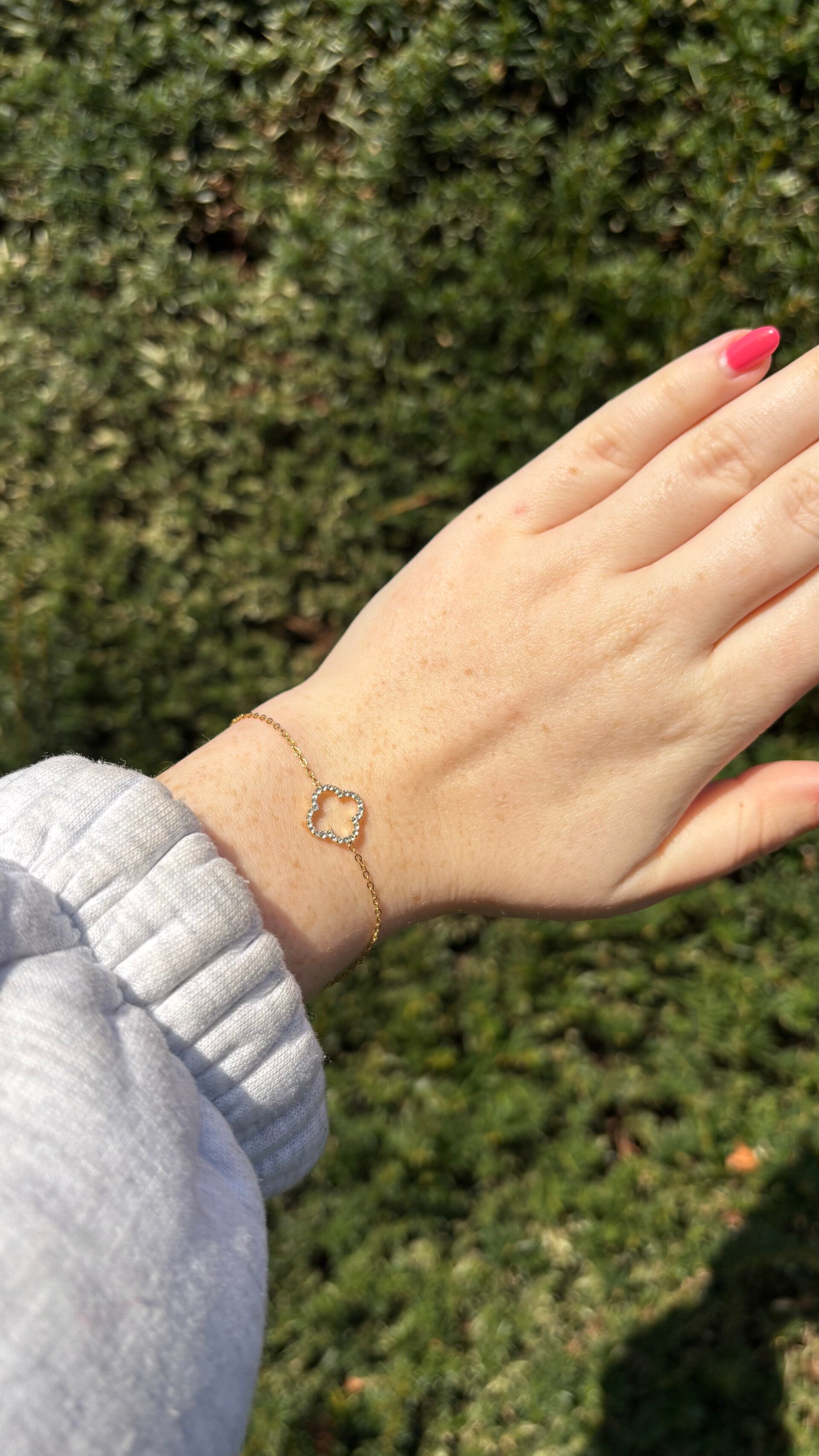 Golden clover bracelet