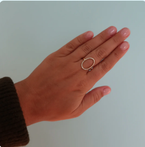 OVALE DIAMANTEN RING