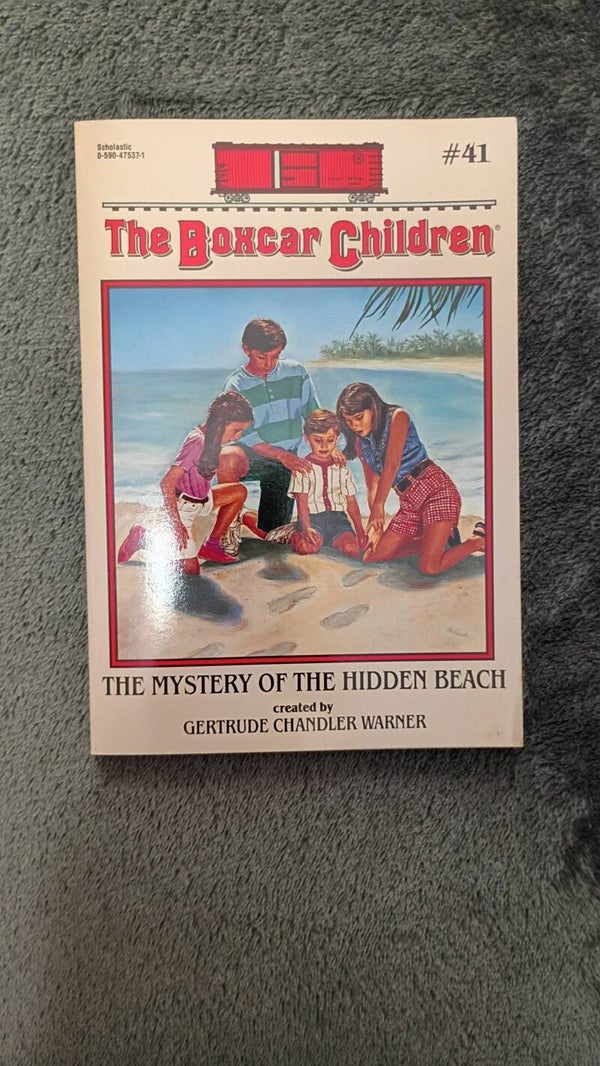 The Boxcar Children: The Mystery of the Hidden Beach