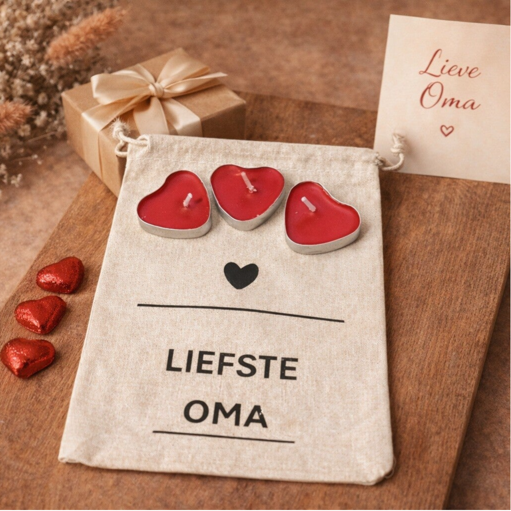 Jongetje met een zwarte muts gepersonaliseerd met de naam Jim